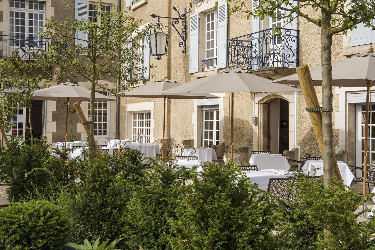 Hotel Restaurant De La Poste & Du Lion D'Or Vézelay Eksteriør bilde